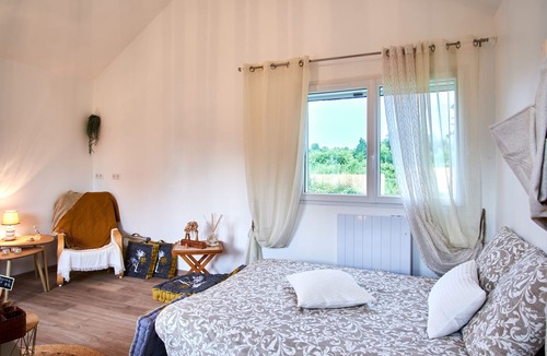 Moirans Apartment | Studio Apartment 'Home Just Be' with Wi-Fi & Garden