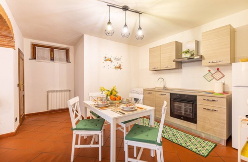 Sinalunga Apartment | Studio Apartment "Il Colle dei Frati" with Private Terrace & Wi-Fi