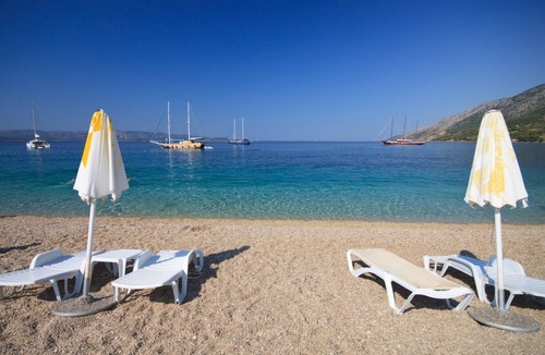 Bol Apartment | Studio apartment in Bol with Seaview, Balcony, Air condition, WIFI (3417-3)