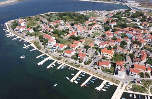 Nin Apartment | Studio apartment in Nin with Terrace, Air condition, WIFI (233-2)