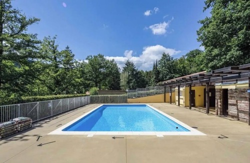 Klingenthal Apartment | Studio apartment in the heart of nature with shared pool and playground