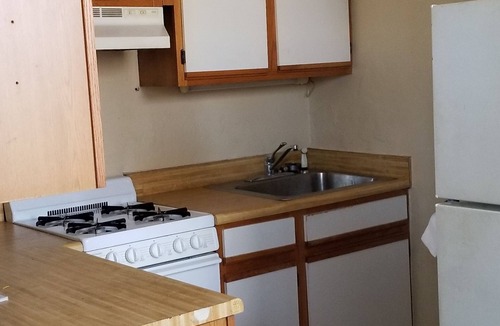 Langhorne Apartment | Studio Apartment in Victorian Mansion.