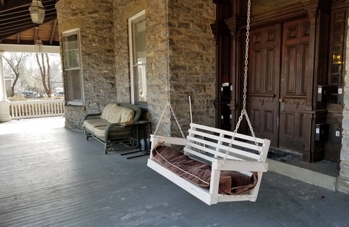 Langhorne Apartment | Studio Apartment in Victorian Mansion.