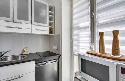 Gaillon Apartment | Studio Apartment in Vibrant Opera District Paris