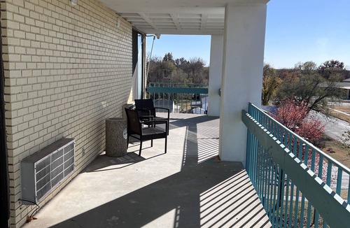 Wichita Apartment | Studio apartment in Wichita #1- Queen size bed - 3 minutes to WSU