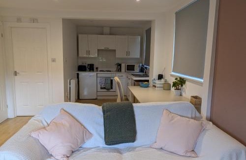 Iver Apartment | Studio Apartment - Iver Heath