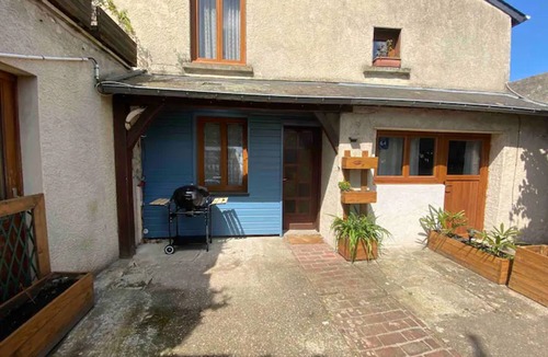 Equemauville Apartment | Studio Apartment 'La Noisette' with Private Terrace, Private Garden and Wi-Fi