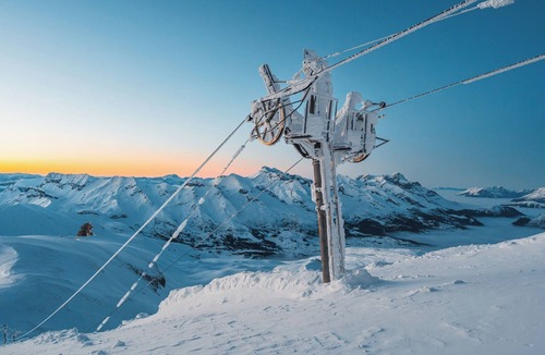 La Joue du Loup Apartment | Studio Apartment 'La Joue Du Loup' with Mountain View, Shared Pool and Shared Garden