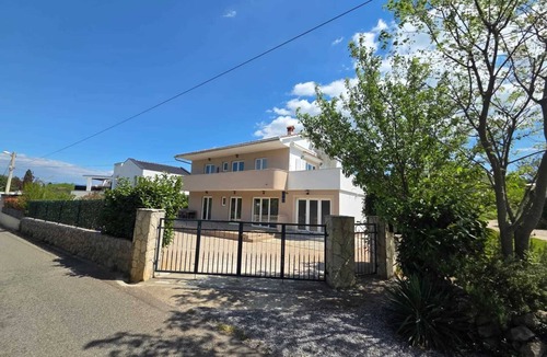 Rasopasno Apartment | Studio-apartment Letizia