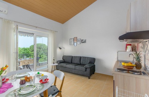 Mali Maj Apartment | Studio Apartment Ljiljana II with Balcony and Sea View