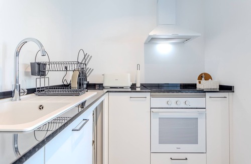 Bordils Apartment | Studio Apartment 'Loft Del Ter' with Wi-Fi and Air Conditioning