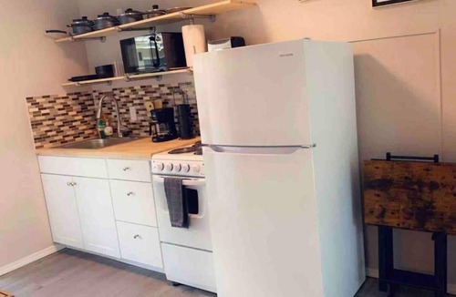 University Heights Apartment | Studio Apartment near UNM, several hospitals and Nob Hill.