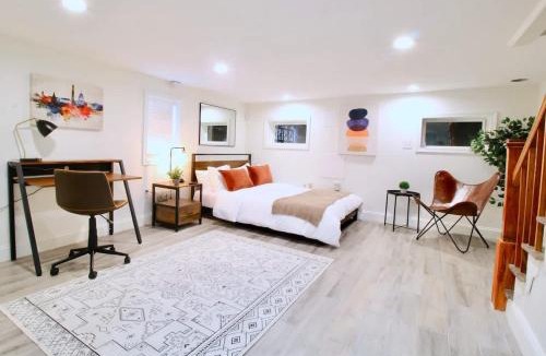 Kingman Park House | Studio Apartment near RFK fields