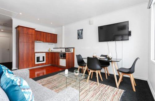 Auckland Central Business District Apartment | Studio Apartment on Princes Wharf