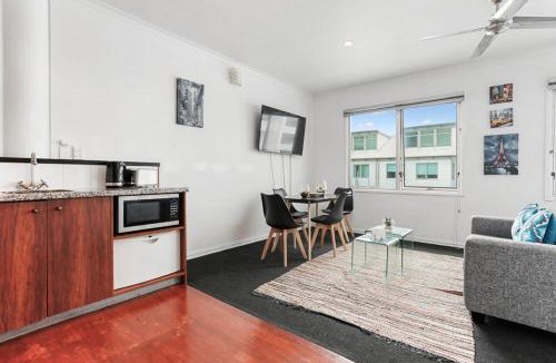 Auckland Central Business District Apartment | Studio Apartment on Princes Wharf