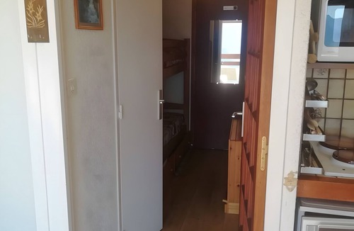 Auris Apartment | Studio Apartment 'Pathabac' with Mountain View and Balcony