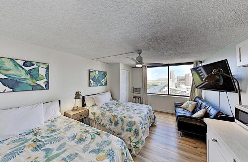 McCully - Moiliili Apartment | Studio Apartment