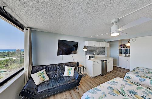 McCully - Moiliili Apartment | Studio Apartment