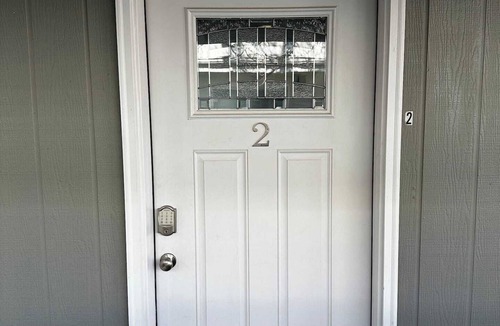 University Heights Apartment | Studio apartment w/Balcony - Near Nob Hill and several Hospitals.