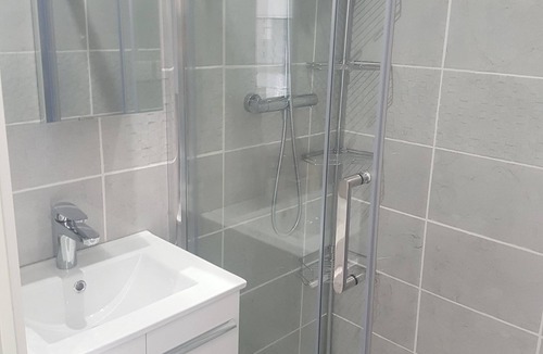 Bas-Vernet Apartment | Studio apartment with parking and outdoor area - 20 minutes from the beach