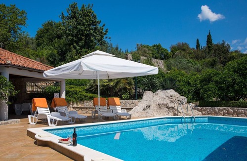 Molunat Apartment | Studio apartment with sea view