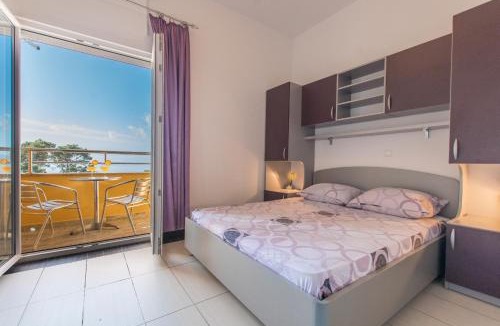 Bratus Apartment | Studio apartments Zloic in Krvavica
