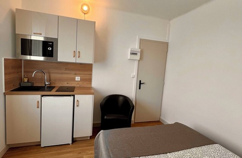 Saint-Doulchard Apartment | STUDIO Appart' Hotel LE CYGNE Gare