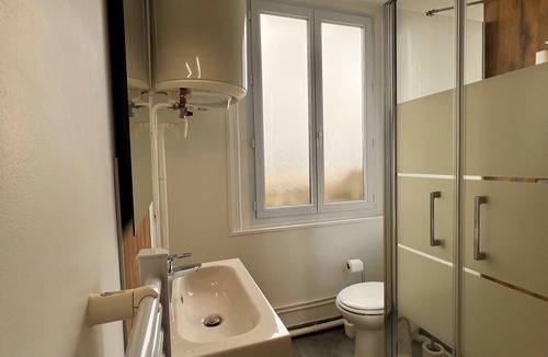 Saint-Doulchard Apartment | STUDIO Appart' Hotel LE CYGNE Gare