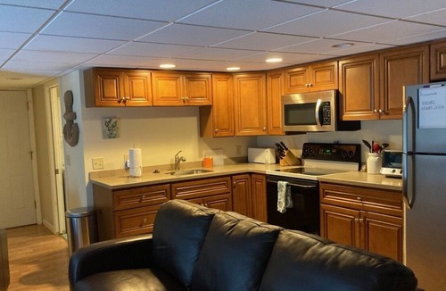 Hampton Apartment | Studio Apt, 4 minute walk from Beach