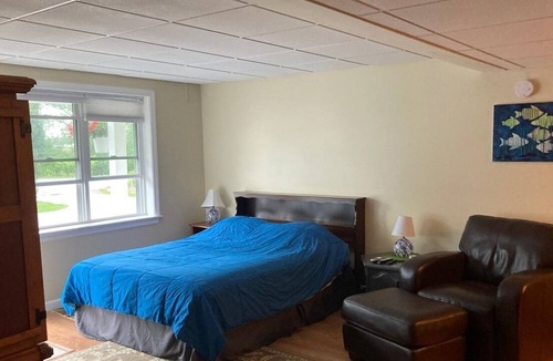 Hampton Apartment | Studio Apt, 4 minute walk from Beach