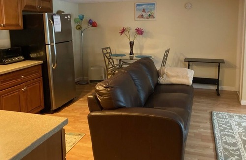 Hampton Apartment | Studio Apt, 4 minute walk from Beach