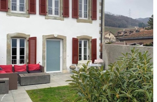 Gilly Apartment | Studio Apt - Beautiful view, free parking!