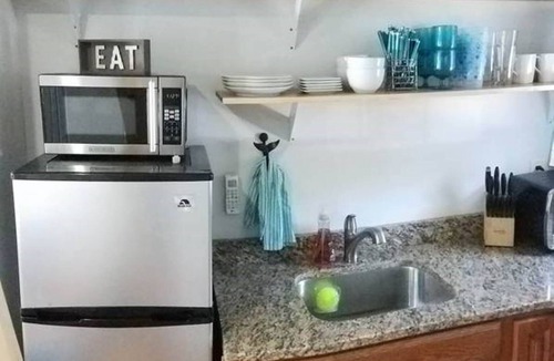 Scarborough Condo | Studio Apt by beach - unit #14