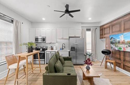 The Gate Apartment | Studio Apt. Near Alamo Drafthouse, SLU & Downtown
