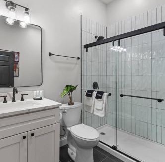 The Gate Apartment | Studio Apt. Near Alamo Drafthouse, SLU & Downtown