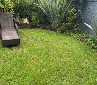 West Twickenham Apartment | Studio apt with private parking