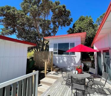 Opito Bay House | Studio at Otama Beach -Pohutakawa