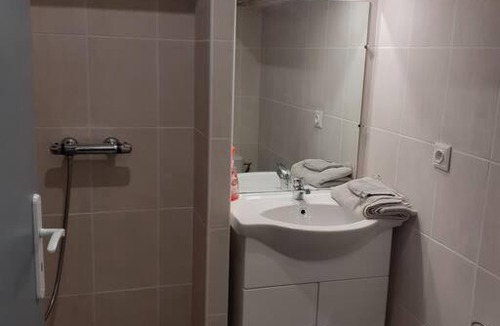 Verdelot Apartment | studio atypique et reposant