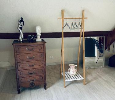 Aillieres-Beauvoir Bed & Breakfast | Studio au bord de la forêt de Perseigne