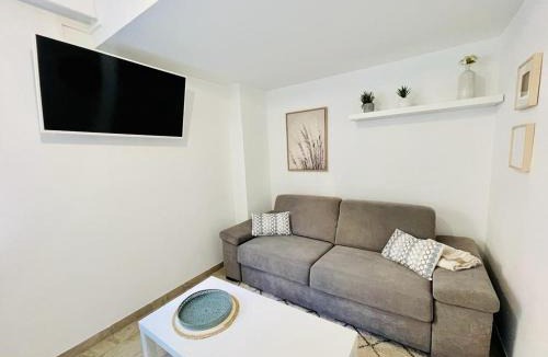 Menton Apartment | Studio au bord de mer 1