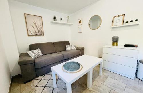 Menton Apartment | Studio au bord de mer 1