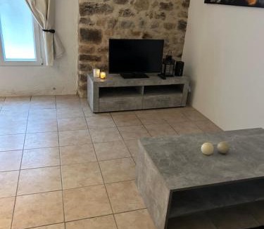 Lorgues Apartment | Studio au cœur du village