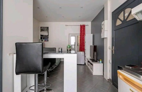 Montelimar Apartment | Studio au Calme, Cosy, Netflix+wifi