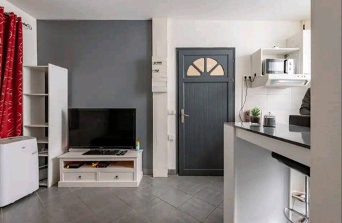 Montelimar Apartment | Studio au Calme, Cosy, Netflix+wifi