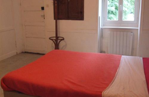 Eyburie Apartment | studio au calme