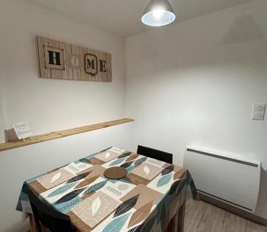 Les Mees Apartment | Studio au calme les hirondelles