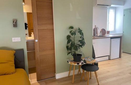 Saint-Alban-de-Roche Apartment | Studio Au Clair de Lune