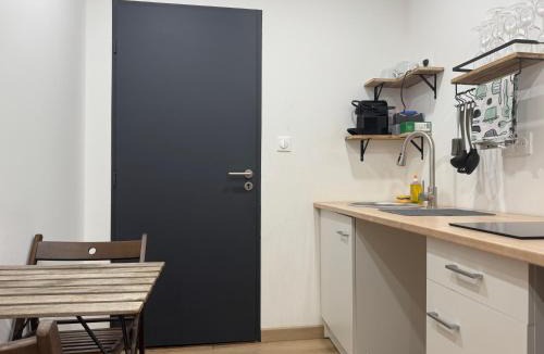 Mirecourt Apartment | Studio Au Cloîtres