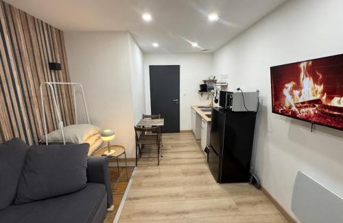 Mirecourt Apartment | Studio Au Cloîtres