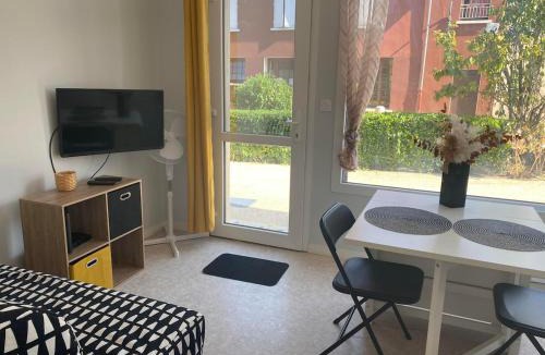 La Celle-sous-Gouzon Apartment | Studio au coeur du village